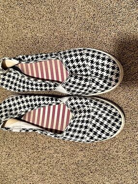 Roxy Houndstooth Slip-On Flats in Black & White sz 8